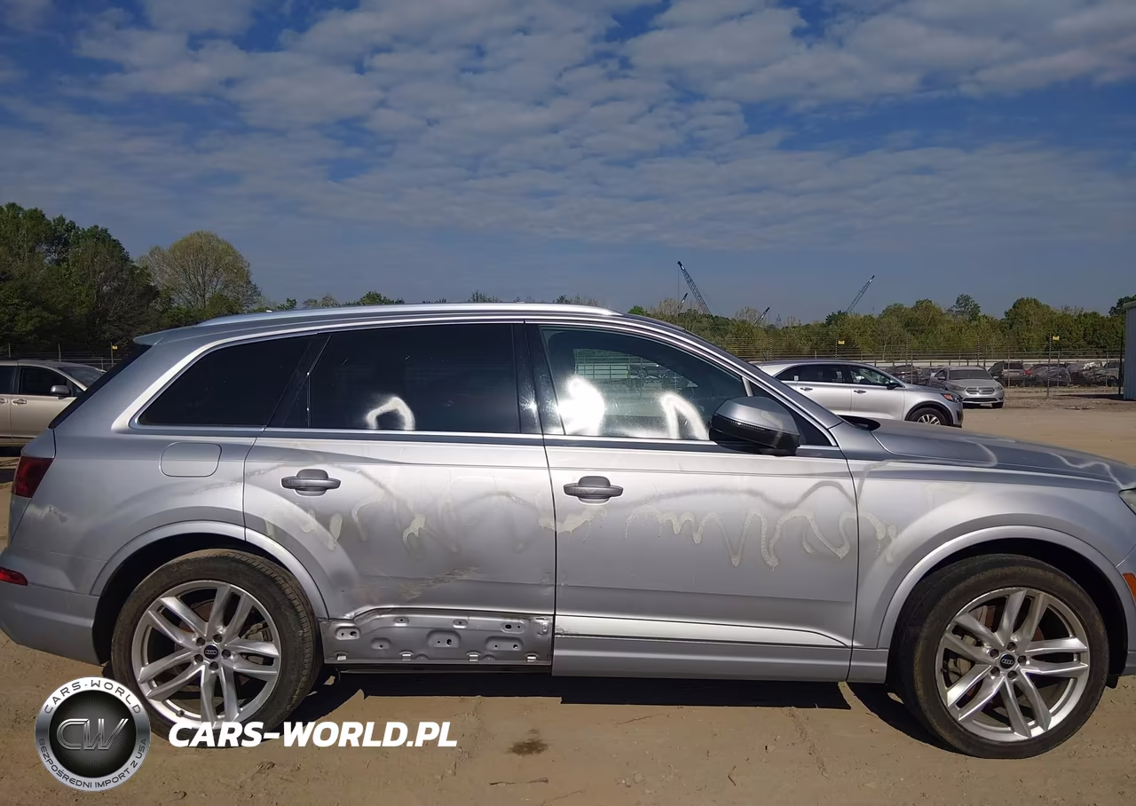 2017 Audi Q7 3.0T Premium VIN:WA1VAAF71HD007602 - 13