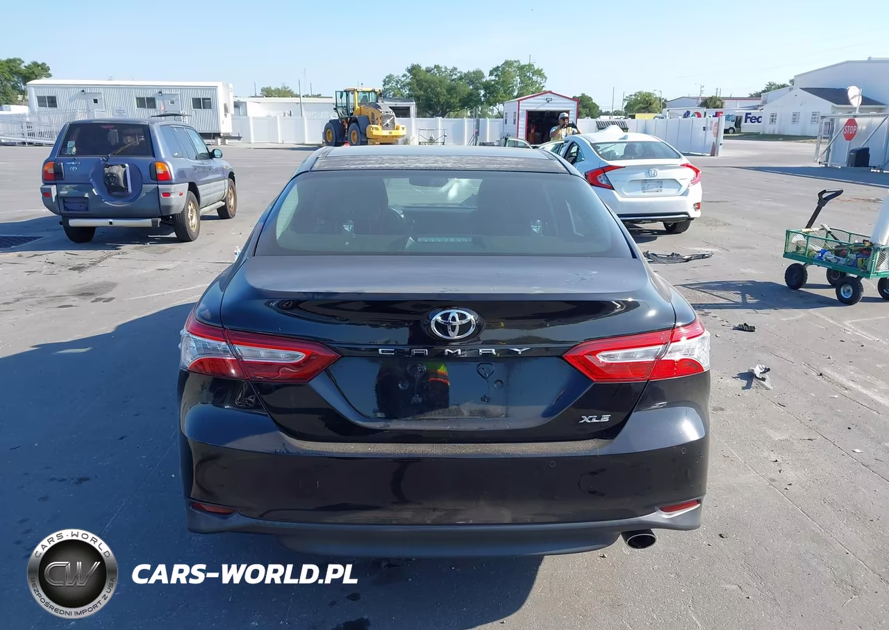 2018 Toyota Camry Xle VIN:4T1B11HK6JU125544 - 16