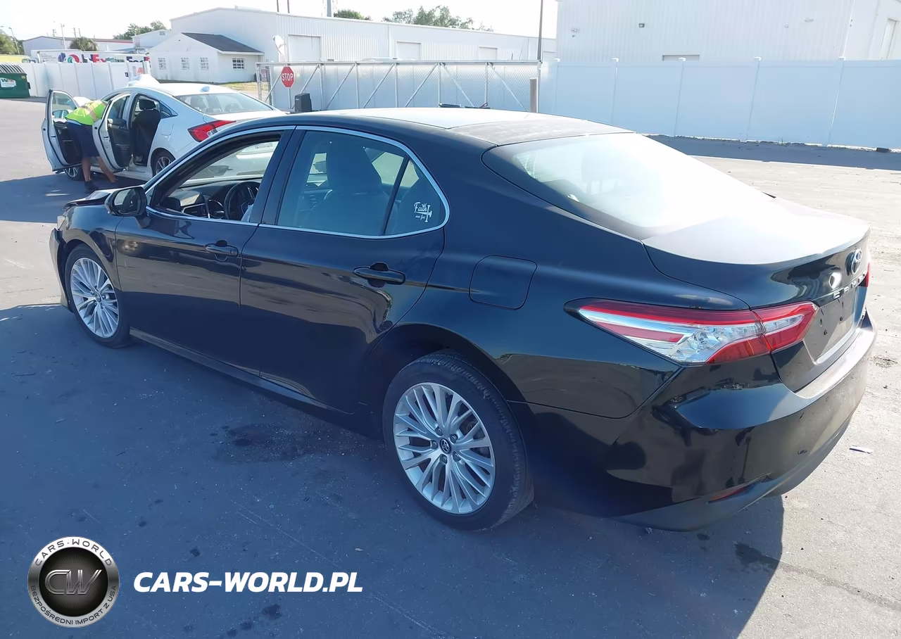 2018 Toyota Camry Xle VIN:4T1B11HK6JU125544 - 3
