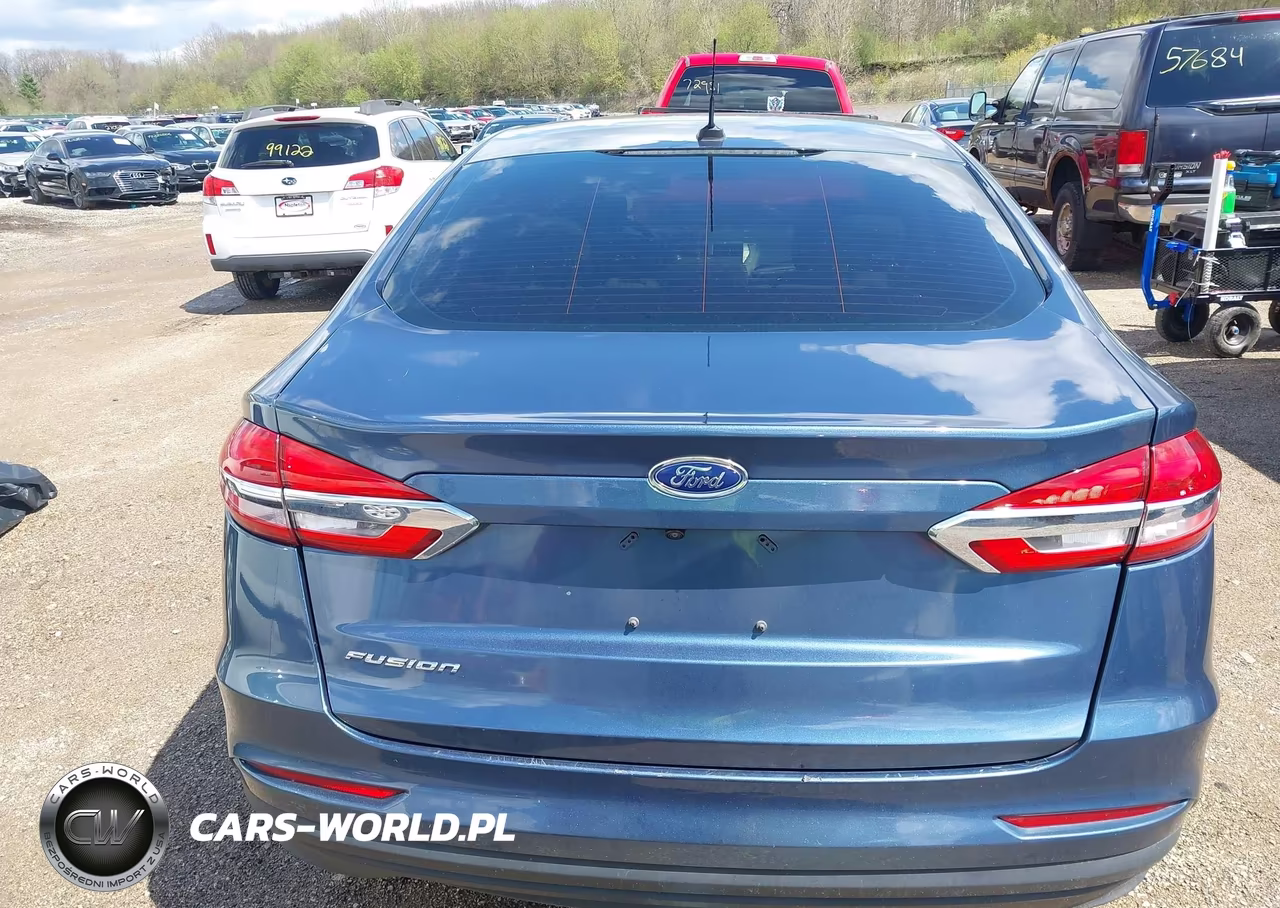2019 Ford Fusion S VIN:3FA6P0G7XKR163935 - 16