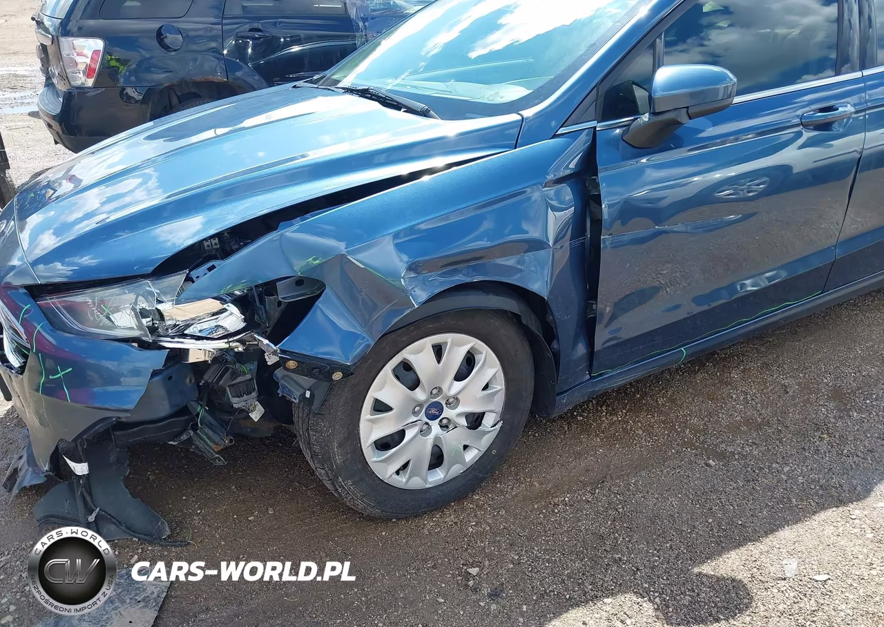 2019 Ford Fusion S VIN:3FA6P0G7XKR163935 - 17