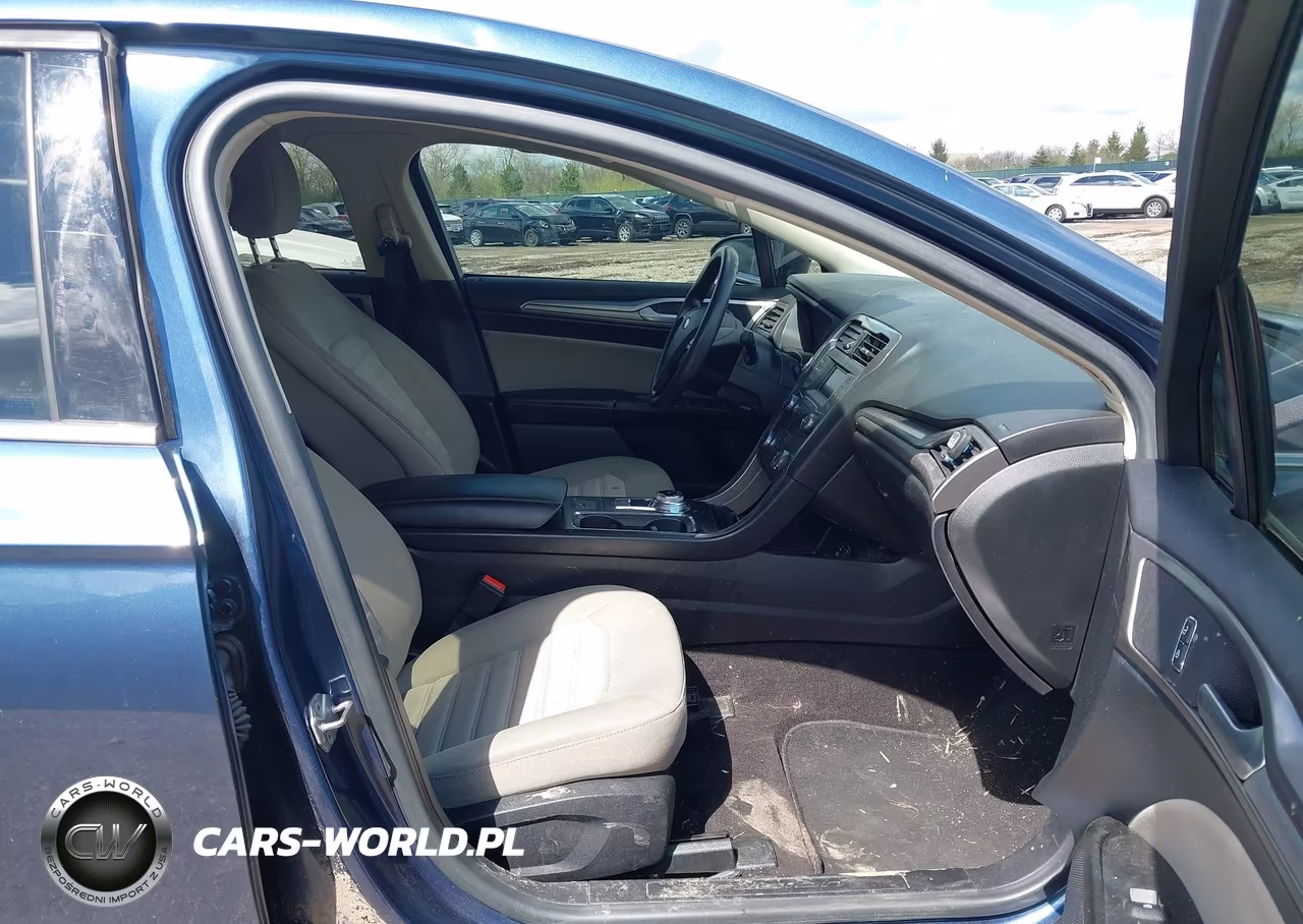 2019 Ford Fusion S VIN:3FA6P0G7XKR163935 - 5