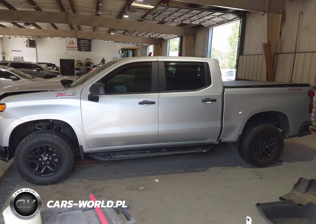 2019 Chevrolet Silverado 1500 Custom Trail Boss VIN:3GCPYCEF9KG158017 - 15