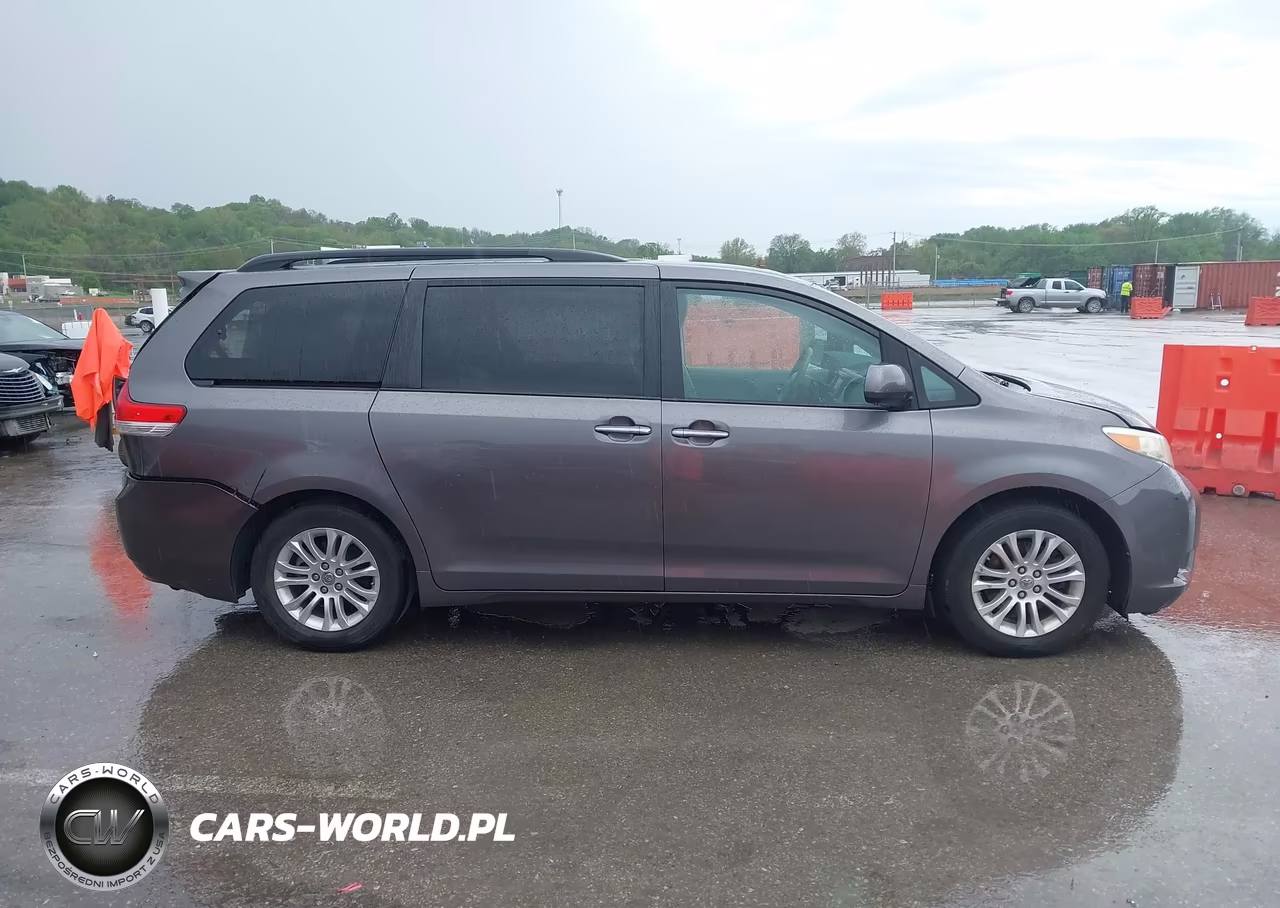 2011 Toyota Sienna Xle V6 VIN:5TDYK3DC6BS169300 - 13