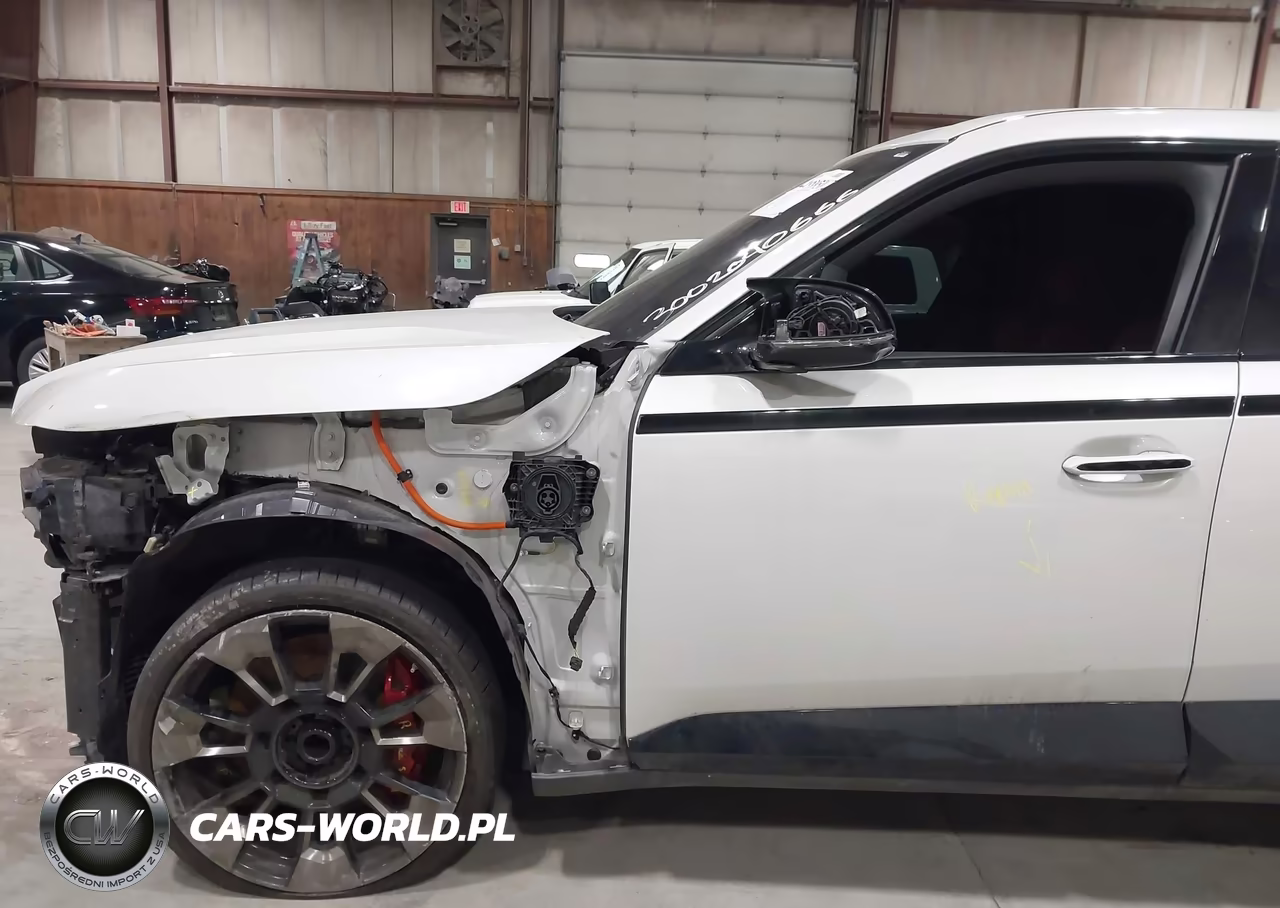 2023 BMW Xm VIN:5YM23CS08P9R93789 - 17