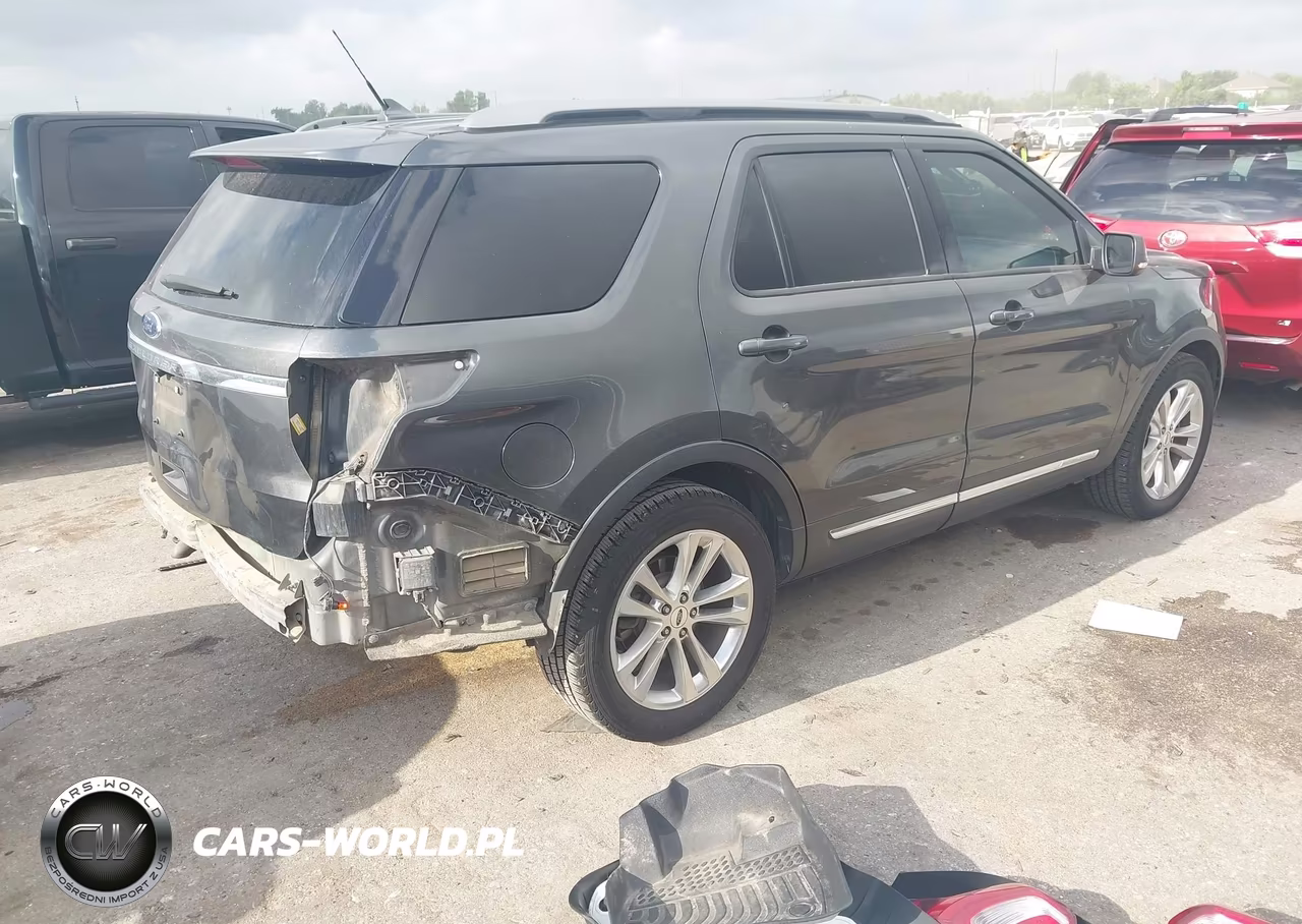 2019 Ford Explorer Xlt VIN:1FM5K7D89KGA39894 - 4