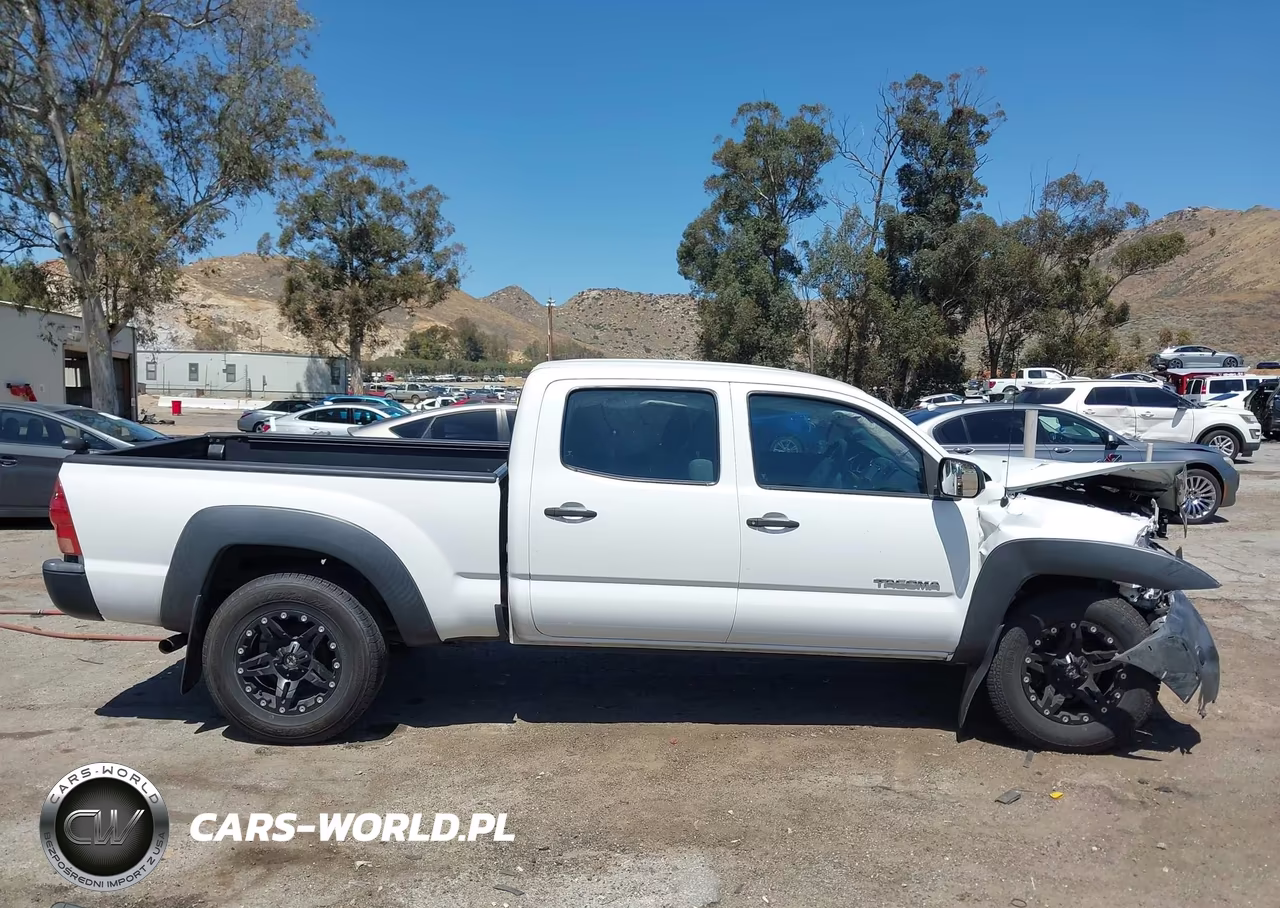 2015 Toyota Tacoma Prerunner V6 VIN:3TMKU4HN7FM045060 - 13