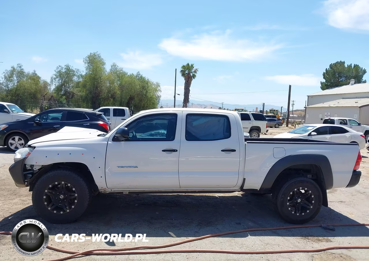 2015 Toyota Tacoma Prerunner V6 VIN:3TMKU4HN7FM045060 - 14