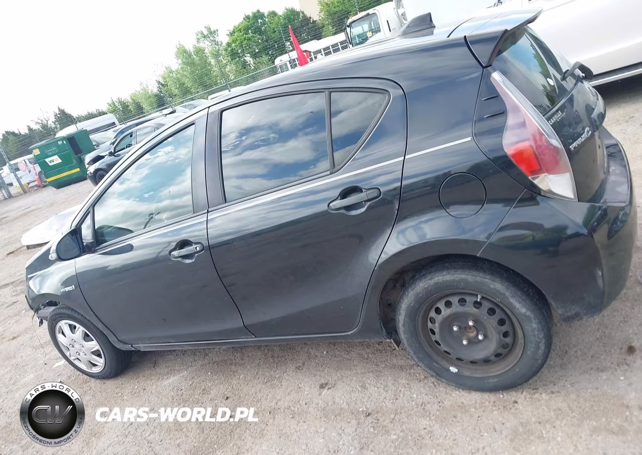 2015 Toyota Prius C Two VIN:JTDKDTB30F1104447 - 15