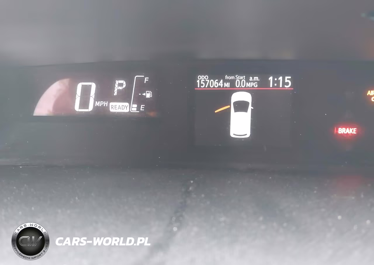 2015 Toyota Prius C Two VIN:JTDKDTB30F1104447 - 16