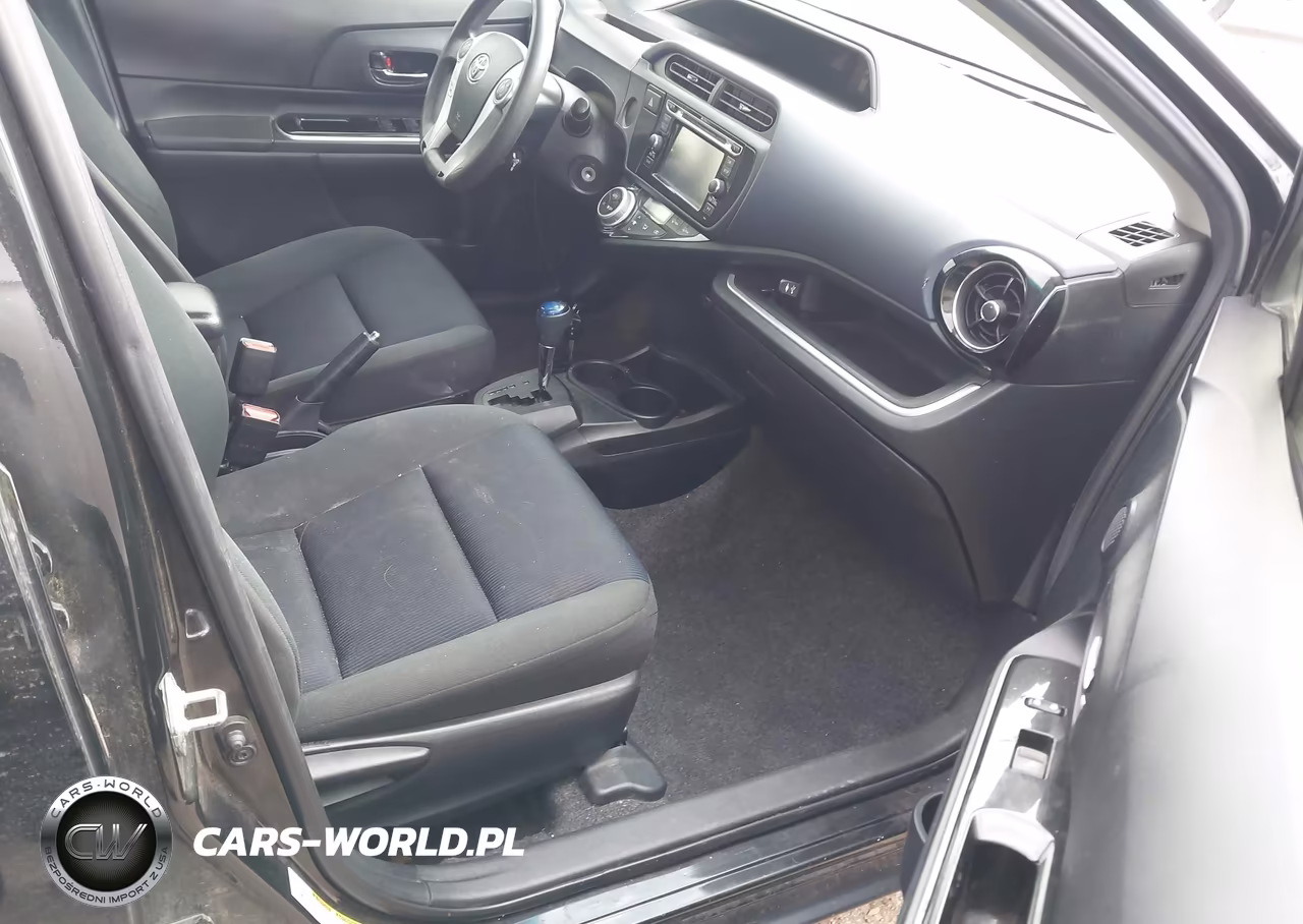 2015 Toyota Prius C Two VIN:JTDKDTB30F1104447 - 5
