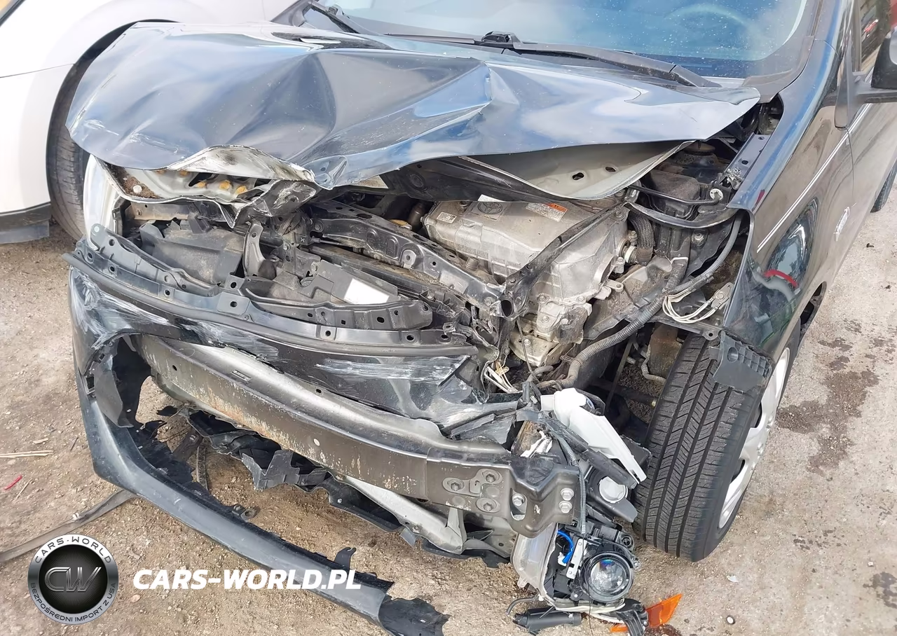 2015 Toyota Prius C Two VIN:JTDKDTB30F1104447 - 6