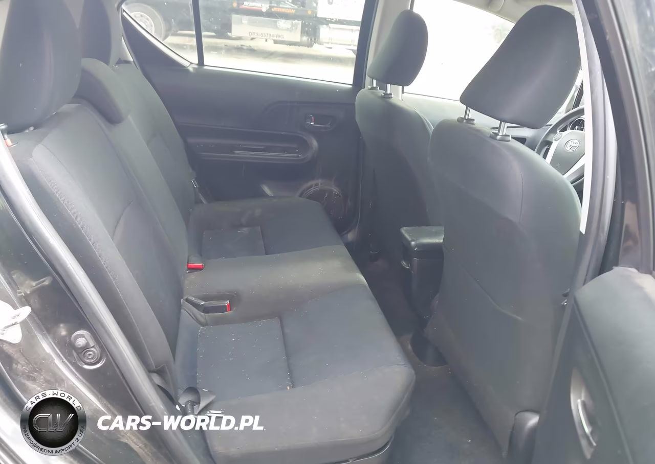 2015 Toyota Prius C Two VIN:JTDKDTB30F1104447 - 8