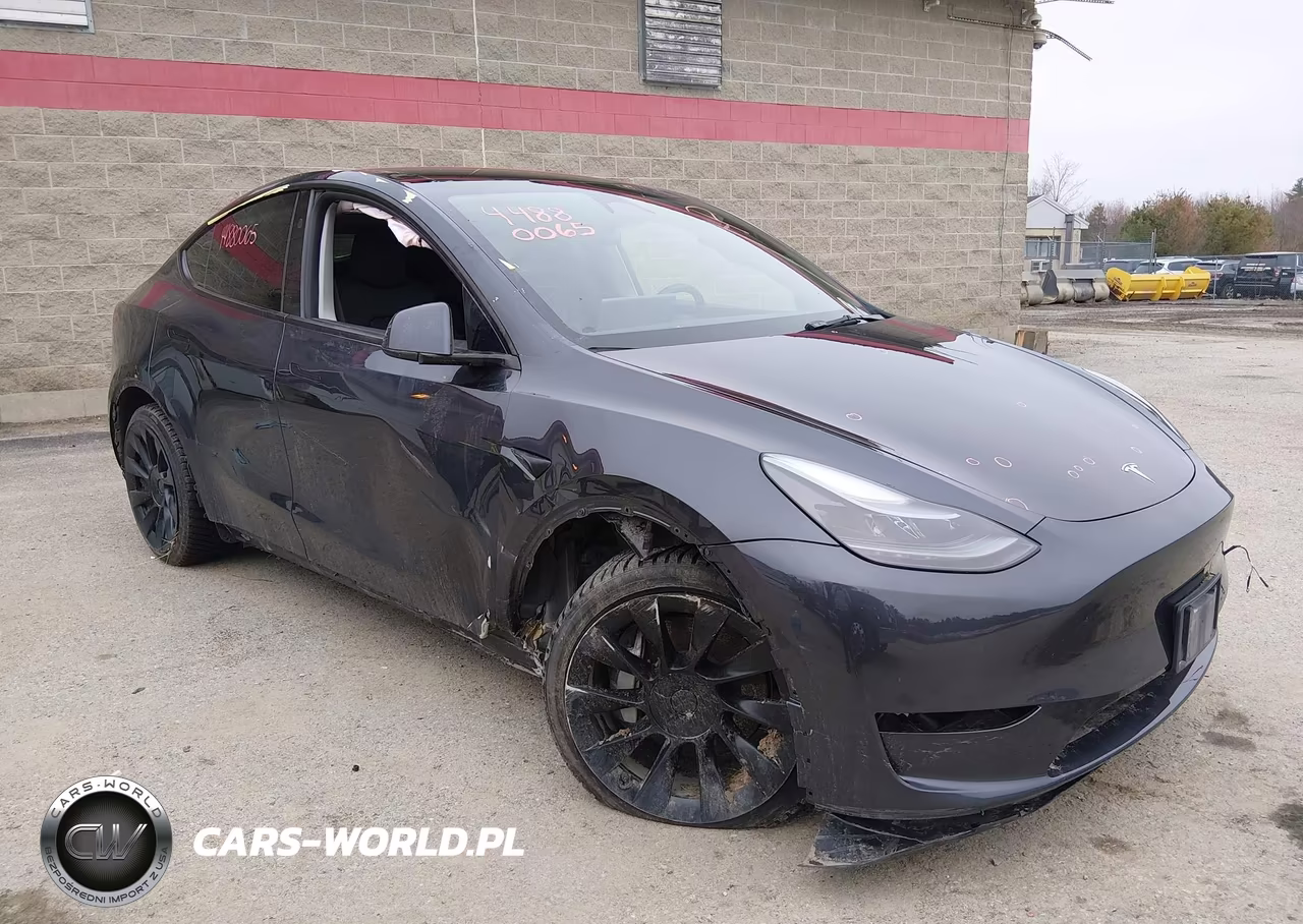 2025 Tesla Model Y Long Range Dual Motor All-Wheel Drive – zdjęcie 1 z 17