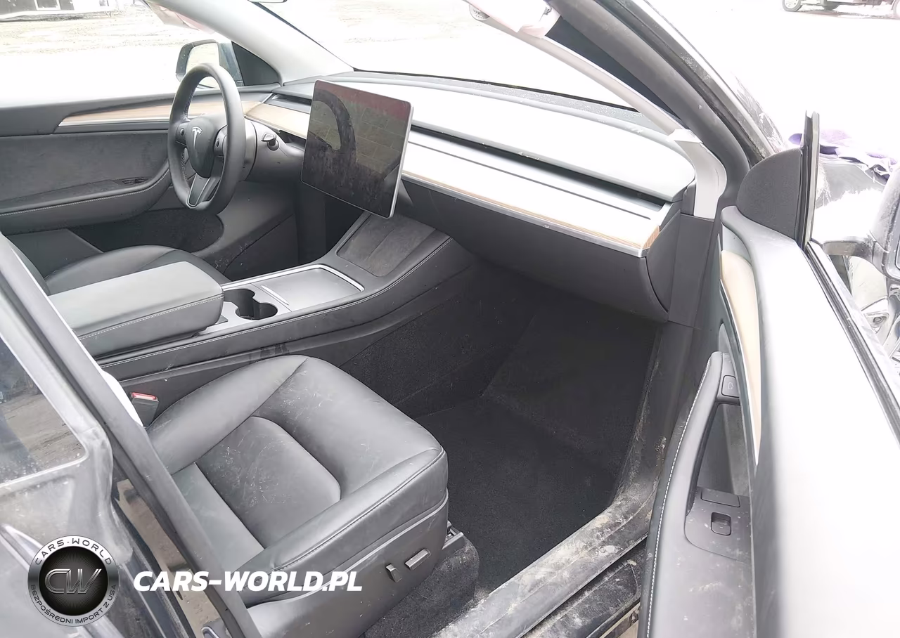 2025 Tesla Model Y Long Range Dual Motor All-Wheel Drive VIN:7SAYGDEE6SA338601 - 5
