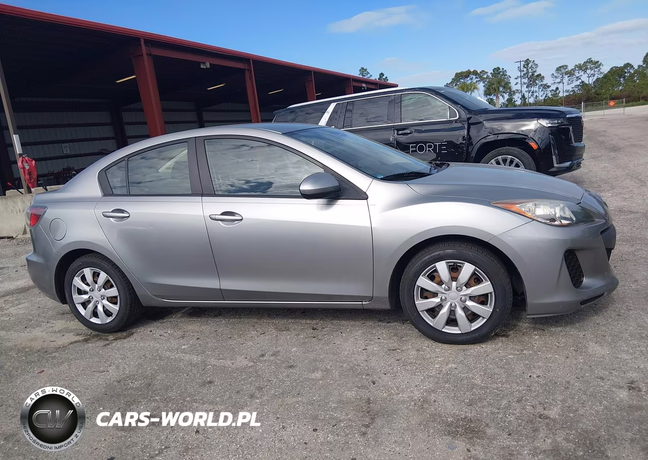 2012 Mazda Mazda3 I Sport VIN:JM1BL1UF9C1679768 - 13