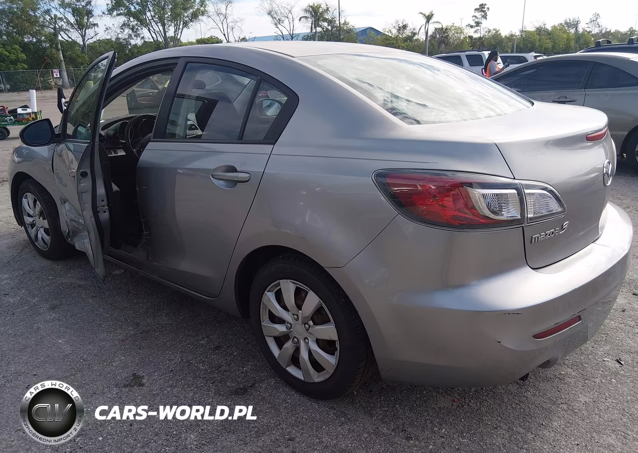 2012 Mazda Mazda3 I Sport VIN:JM1BL1UF9C1679768 - 3