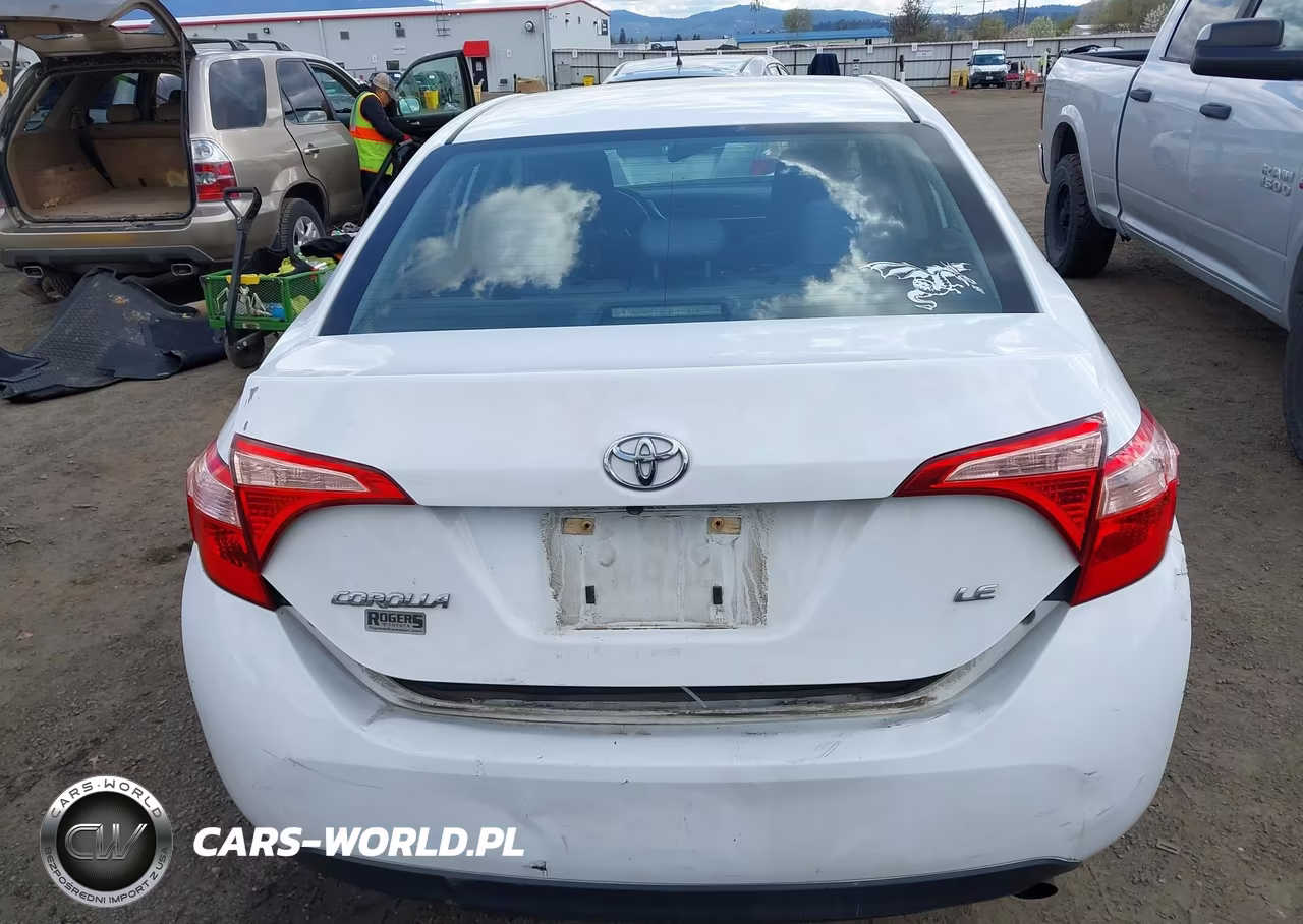 2019 Toyota Corolla Le VIN:5YFBURHE3KP927777 - 16