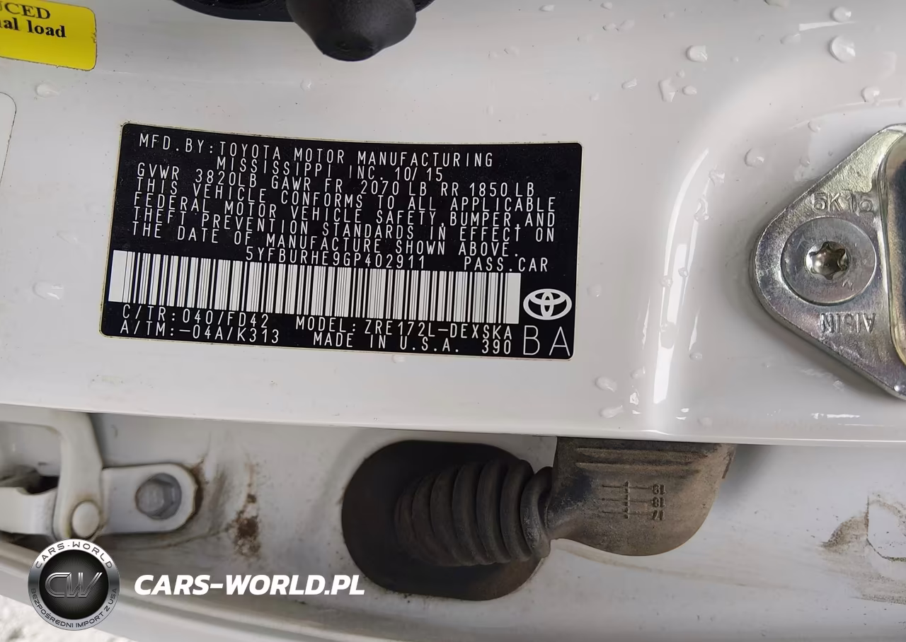 2016 Toyota Corolla S Plus VIN:5YFBURHE9GP402911 - 9