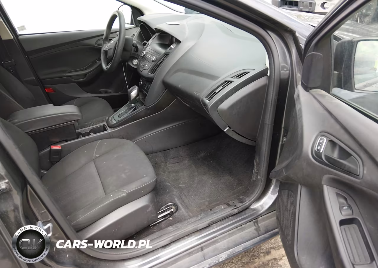 2018 Ford Focus S VIN:1FADP3E23JL322615 - 5