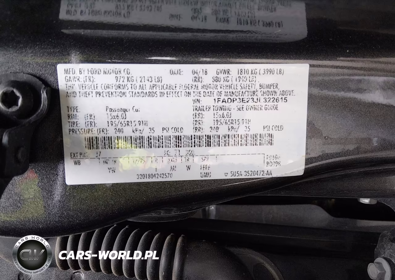 2018 Ford Focus S VIN:1FADP3E23JL322615 - 9