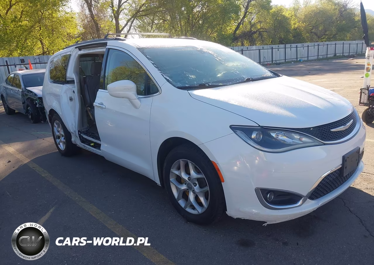 2018 Chrysler Pacifica Touring Plus