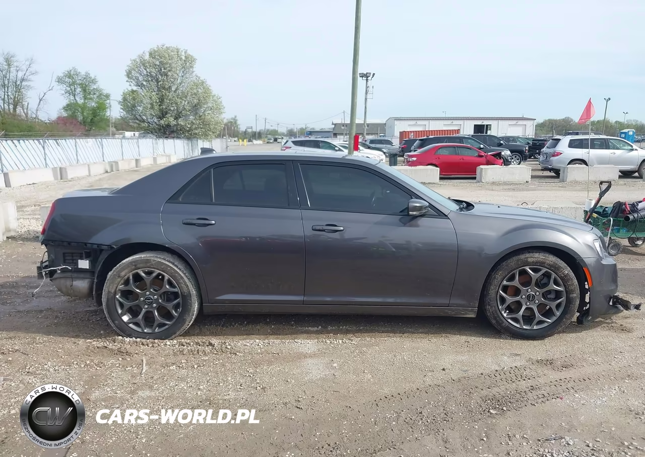 2016 Chrysler 300 300S VIN:2C3CCAGG2GH170982 - 13