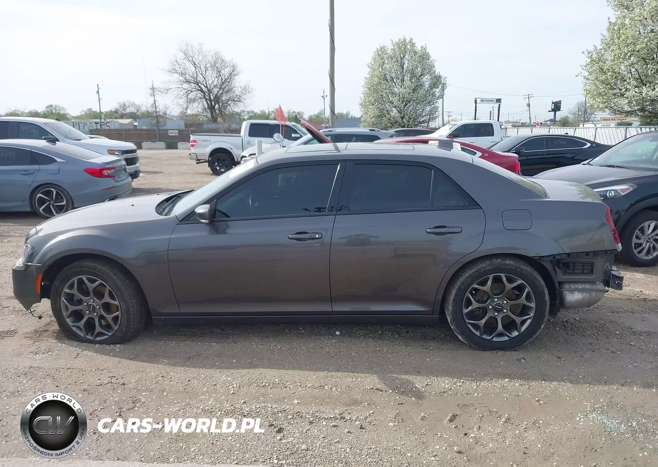 2016 Chrysler 300 300S VIN:2C3CCAGG2GH170982 - 14