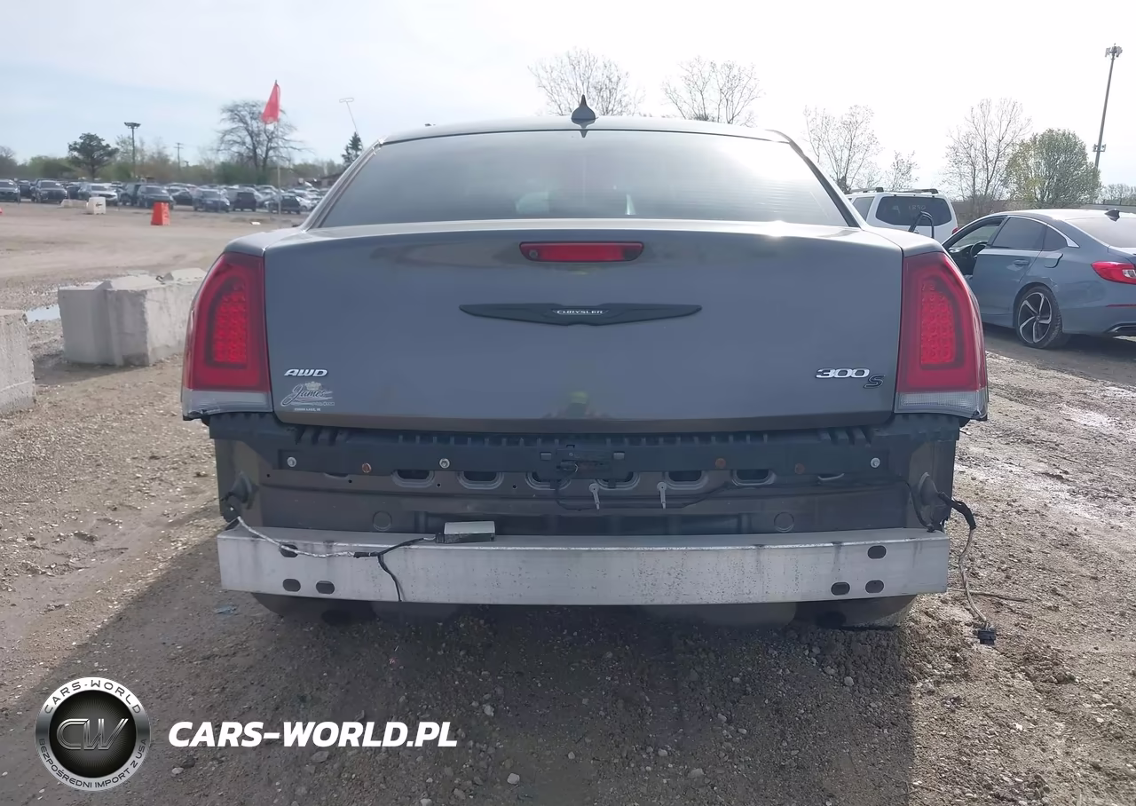 2016 Chrysler 300 300S VIN:2C3CCAGG2GH170982 - 16