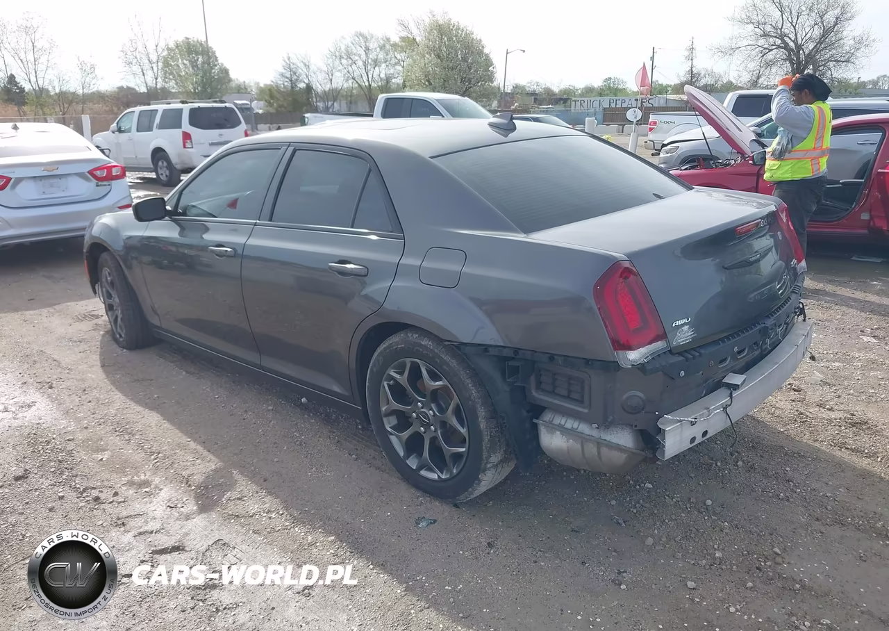 2016 Chrysler 300 300S VIN:2C3CCAGG2GH170982 - 3