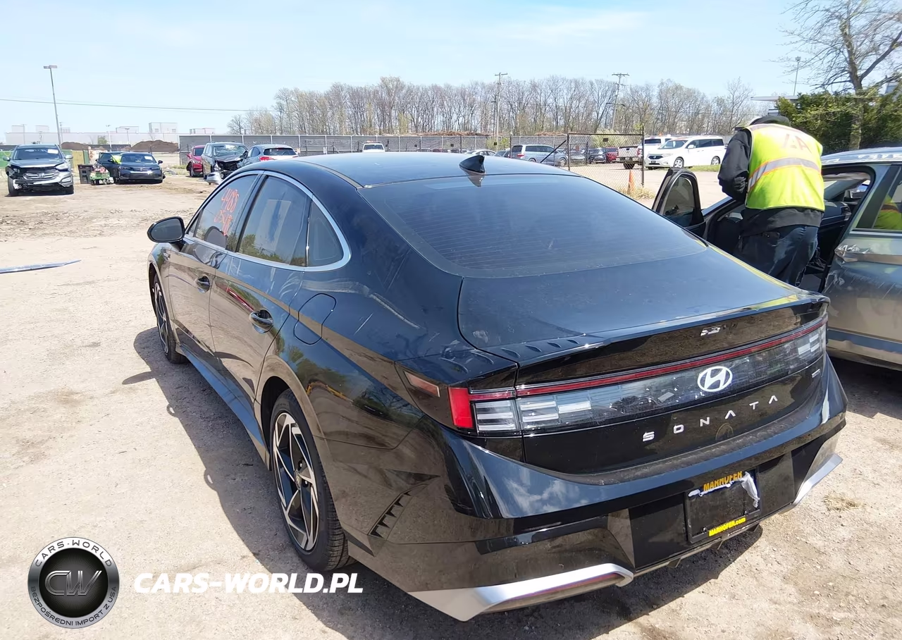 2026 Hyundai Sonata Sel Sport VIN:KMHL64JA9TA551189 - 3