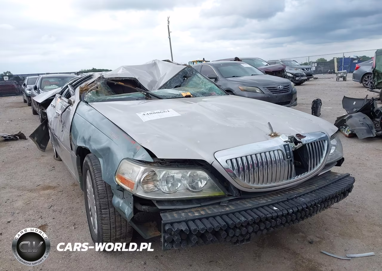 2008 Lincoln Town Car Signature Limited