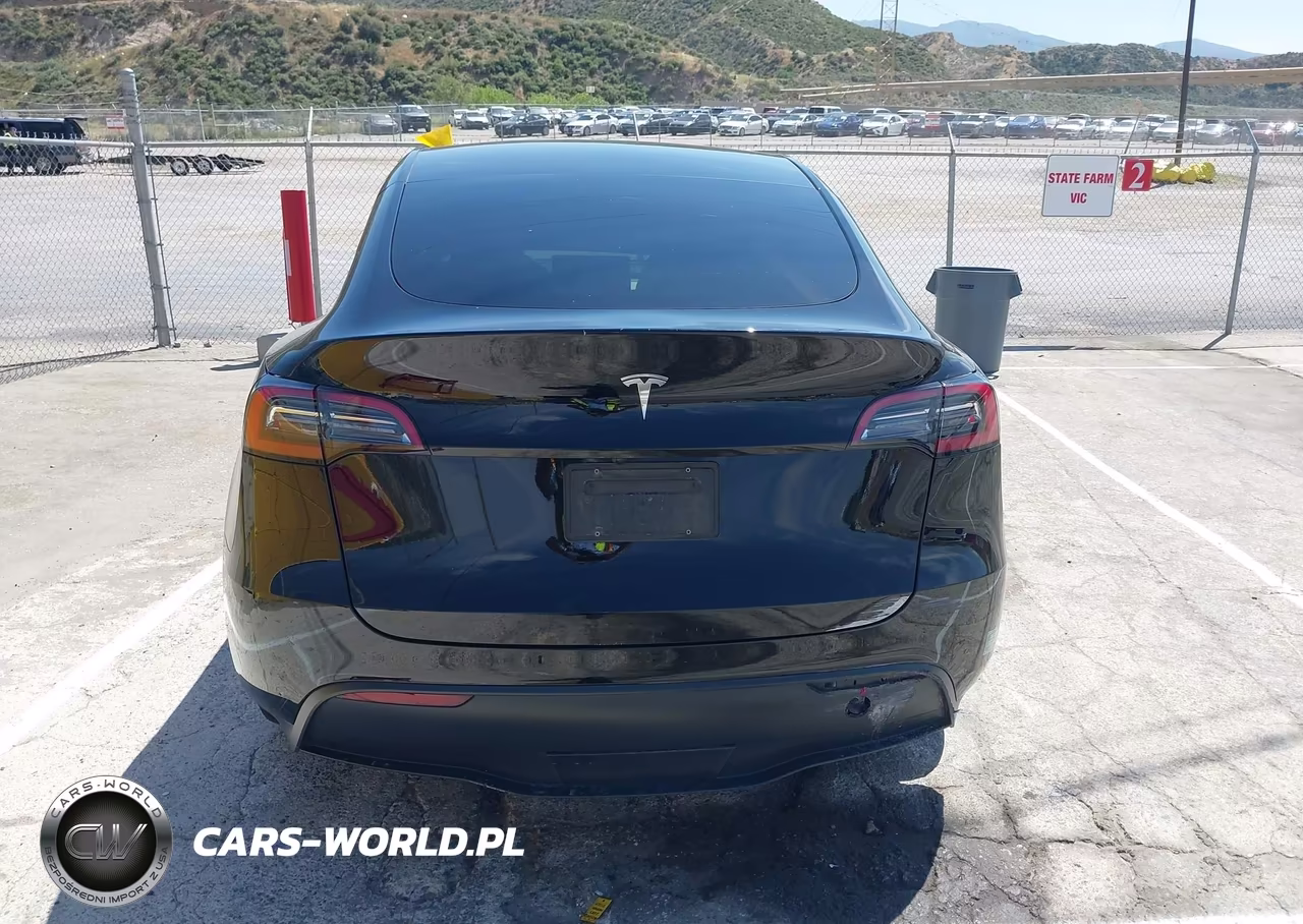 2024 Tesla Model Y Long Range Single Motor Rear-Wheel Drive-Rwd VIN:7SAYGDED9RF011422 - 15