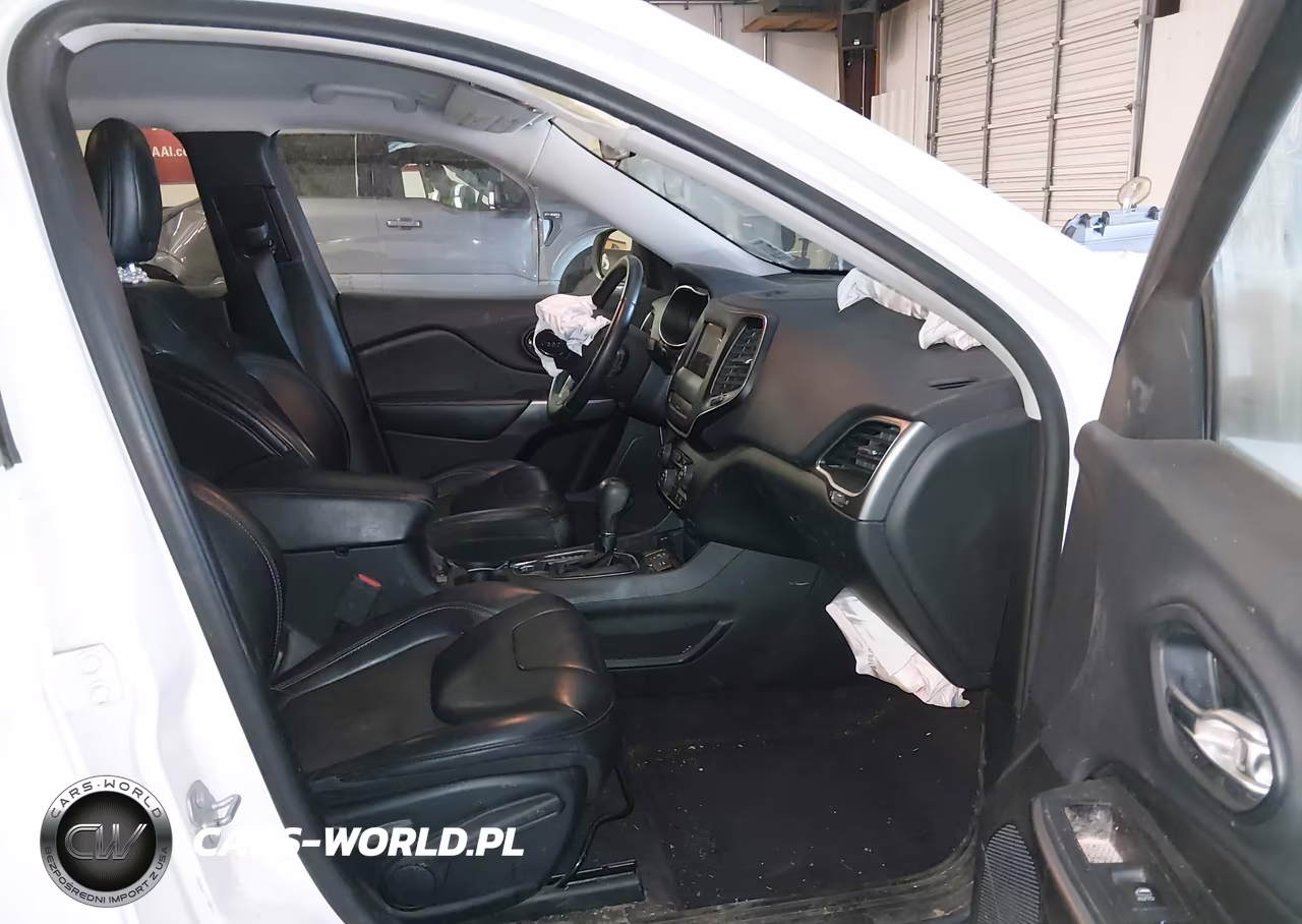 2019 Jeep Cherokee Latitude Plus Fwd VIN:1C4PJLLBXKD151417 - 5