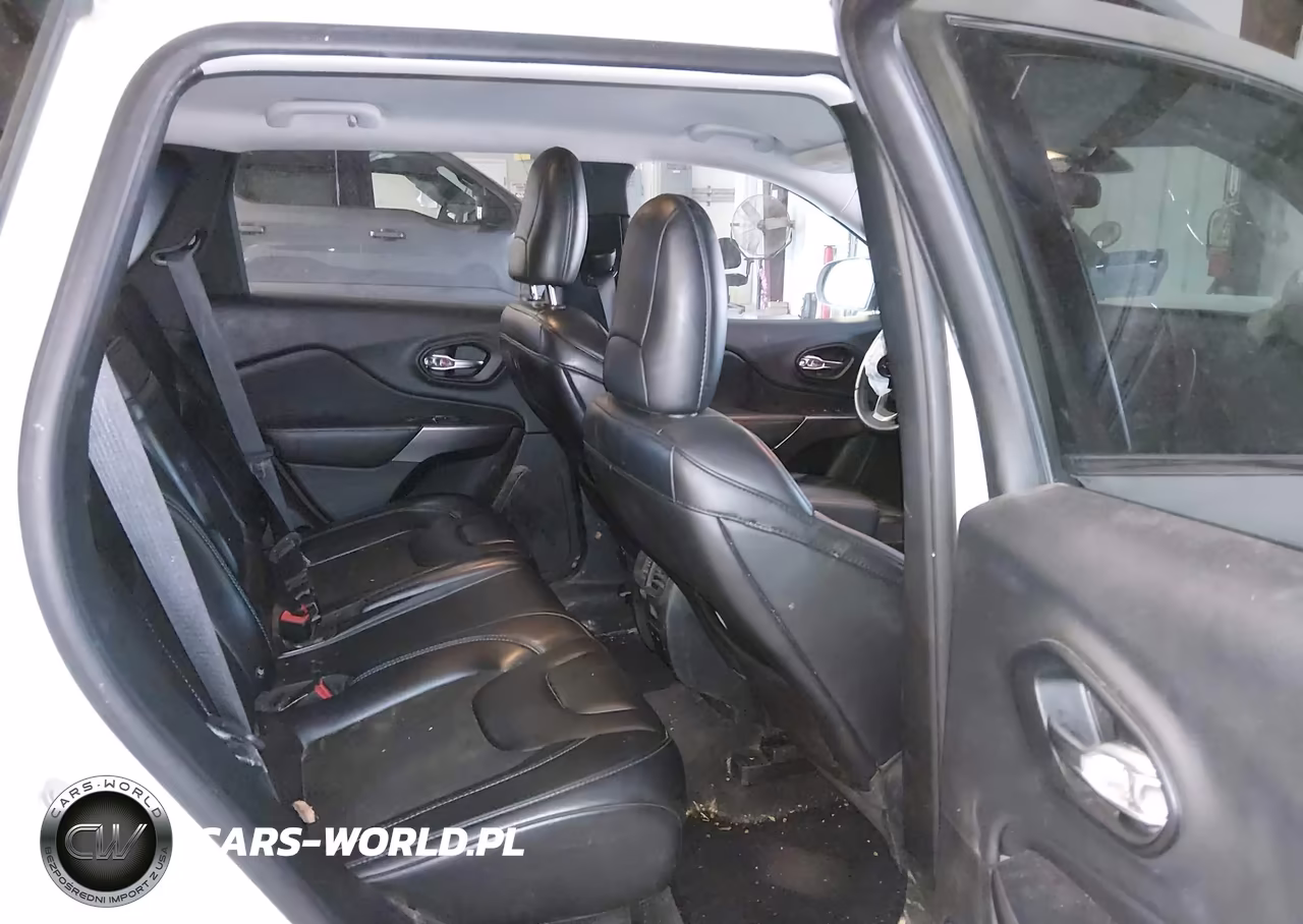2019 Jeep Cherokee Latitude Plus Fwd VIN:1C4PJLLBXKD151417 - 8