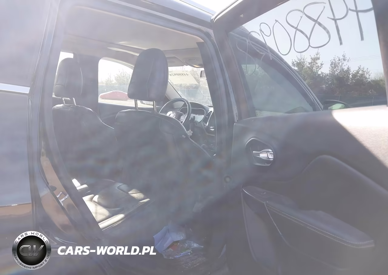 2015 Jeep Cherokee Limited VIN:1C4PJMDS9FW673440 - 8