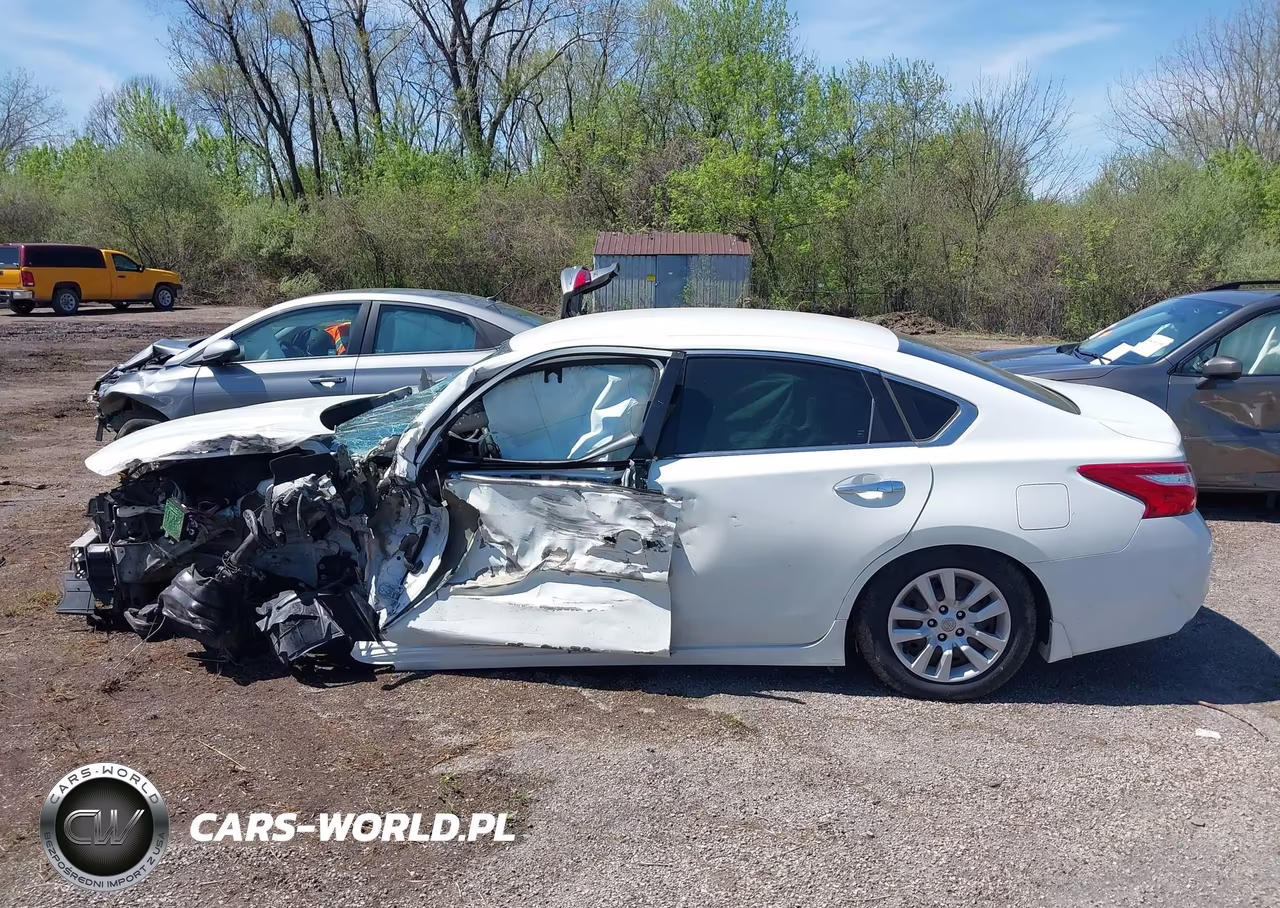 2017 Nissan Altima 2.5 S VIN:1N4AL3AP4HC108856 - 14