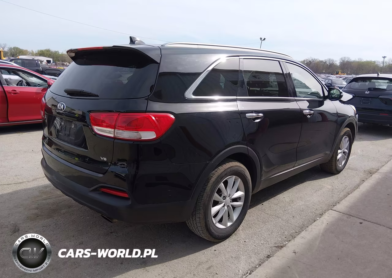 2018 Kia Sorento 3.3L Lx VIN:5XYPG4A56JG373762 - 4