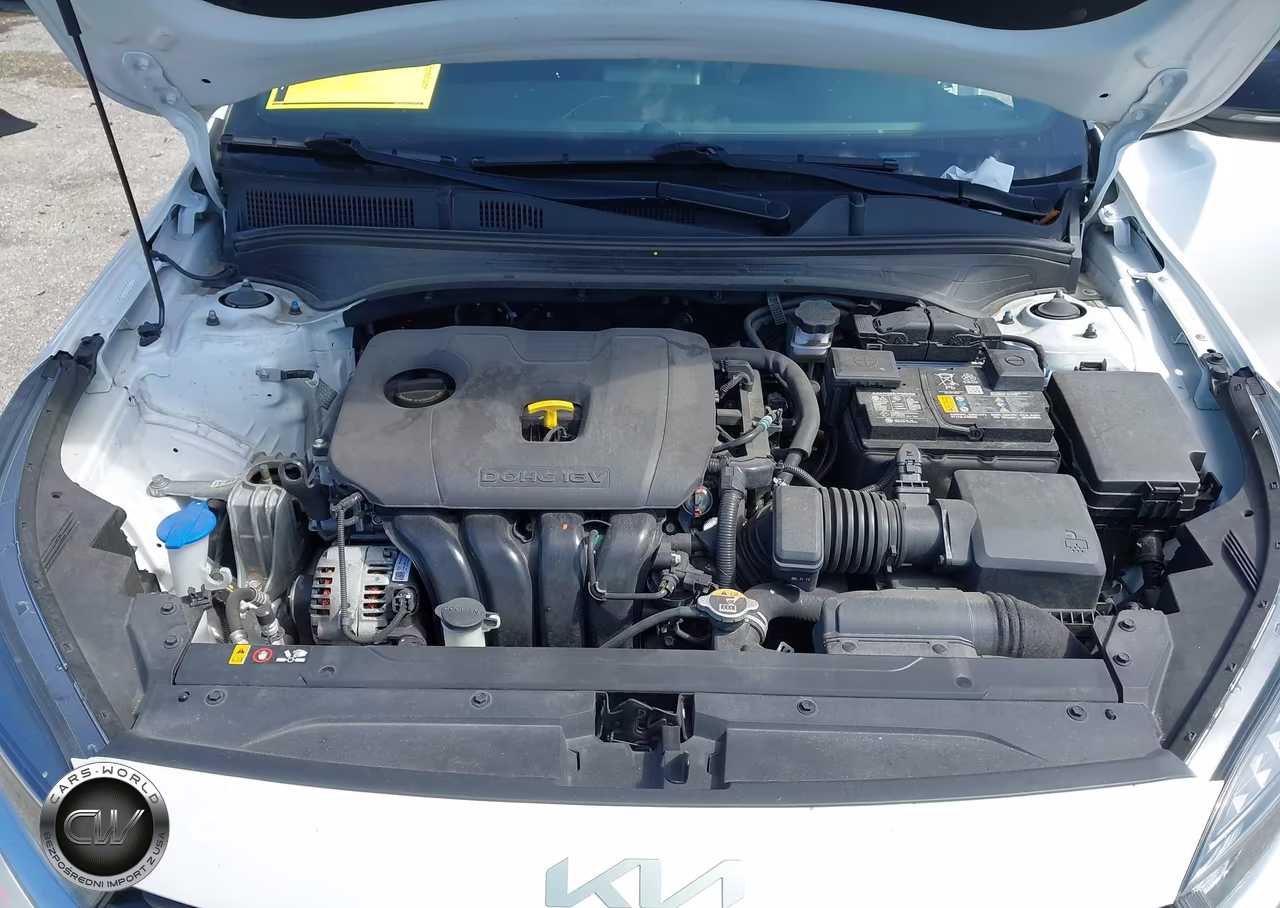 2024 Kia Forte Gt-Line VIN:3KPF54AD3RE799474 - 10