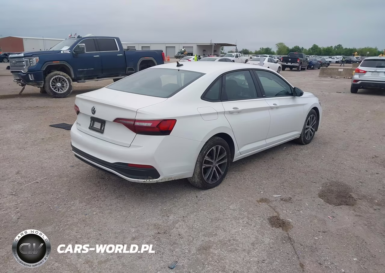 2024 Volkswagen Jetta 1.5T Sport VIN:3VWBM7BUXRM082140 - 4