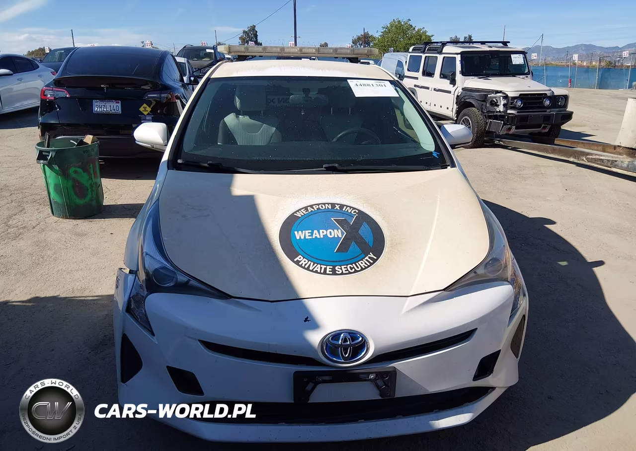 2016 Toyota Prius Two VIN:JTDKBRFUXG3022582 - 12