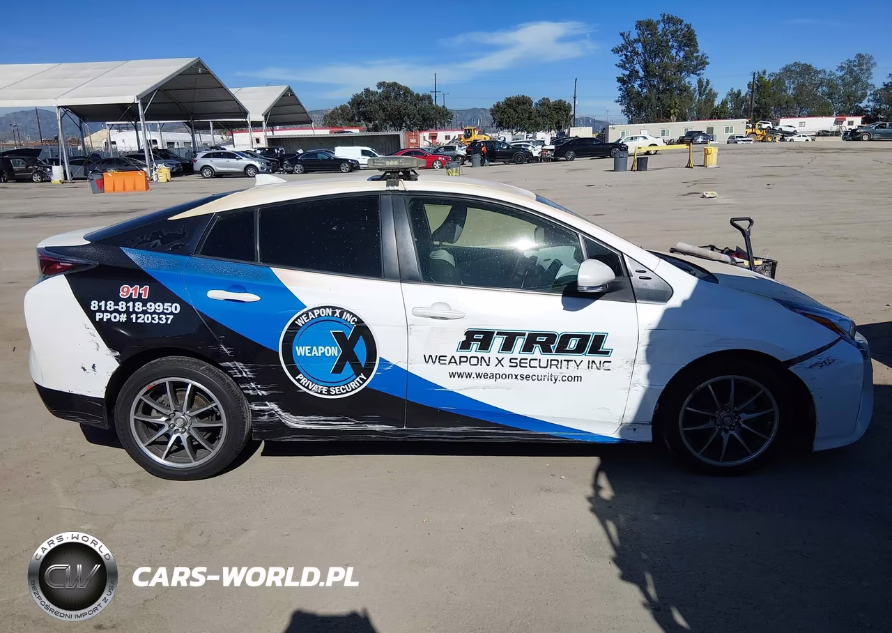 2016 Toyota Prius Two VIN:JTDKBRFUXG3022582 - 13
