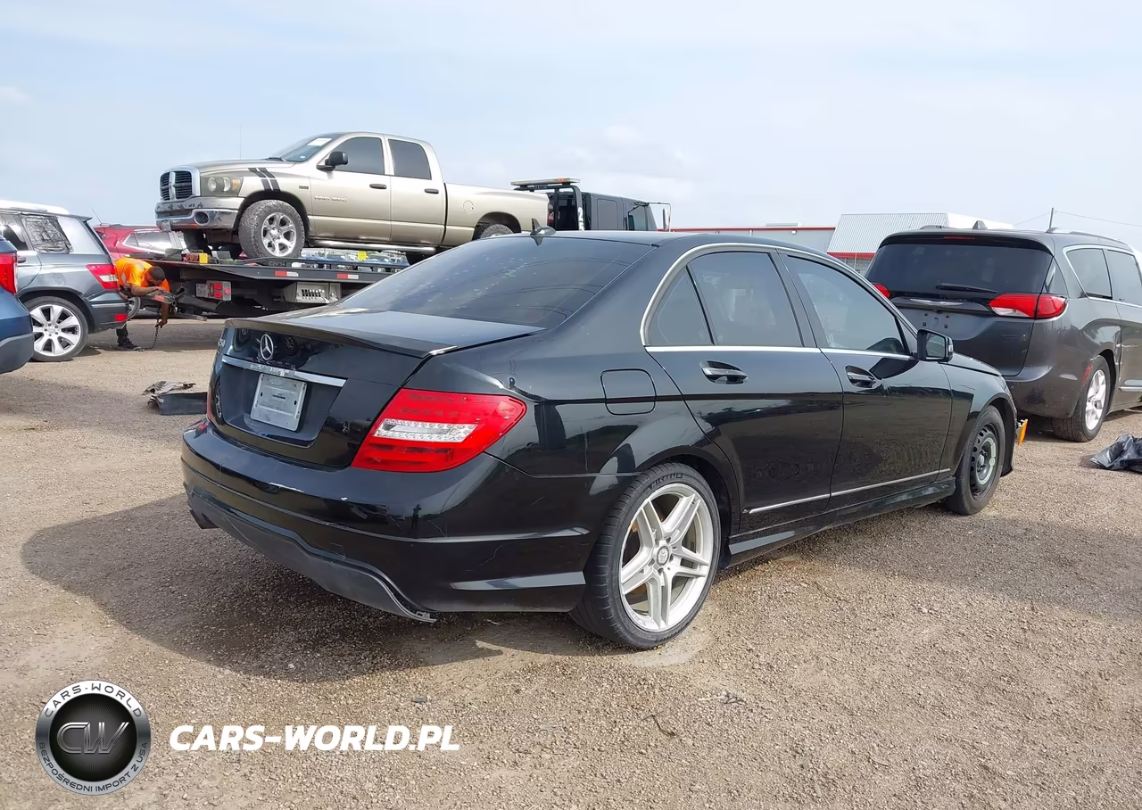 2014 Mercedes-Benz C 250 Sport VIN:WDDGF4HB7EG249992 - 4