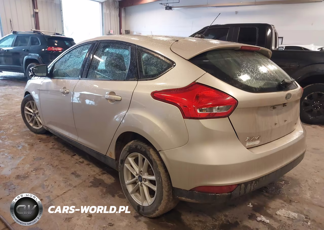 2017 Ford Focus Se VIN:1FADP3K23HL217524 - 3