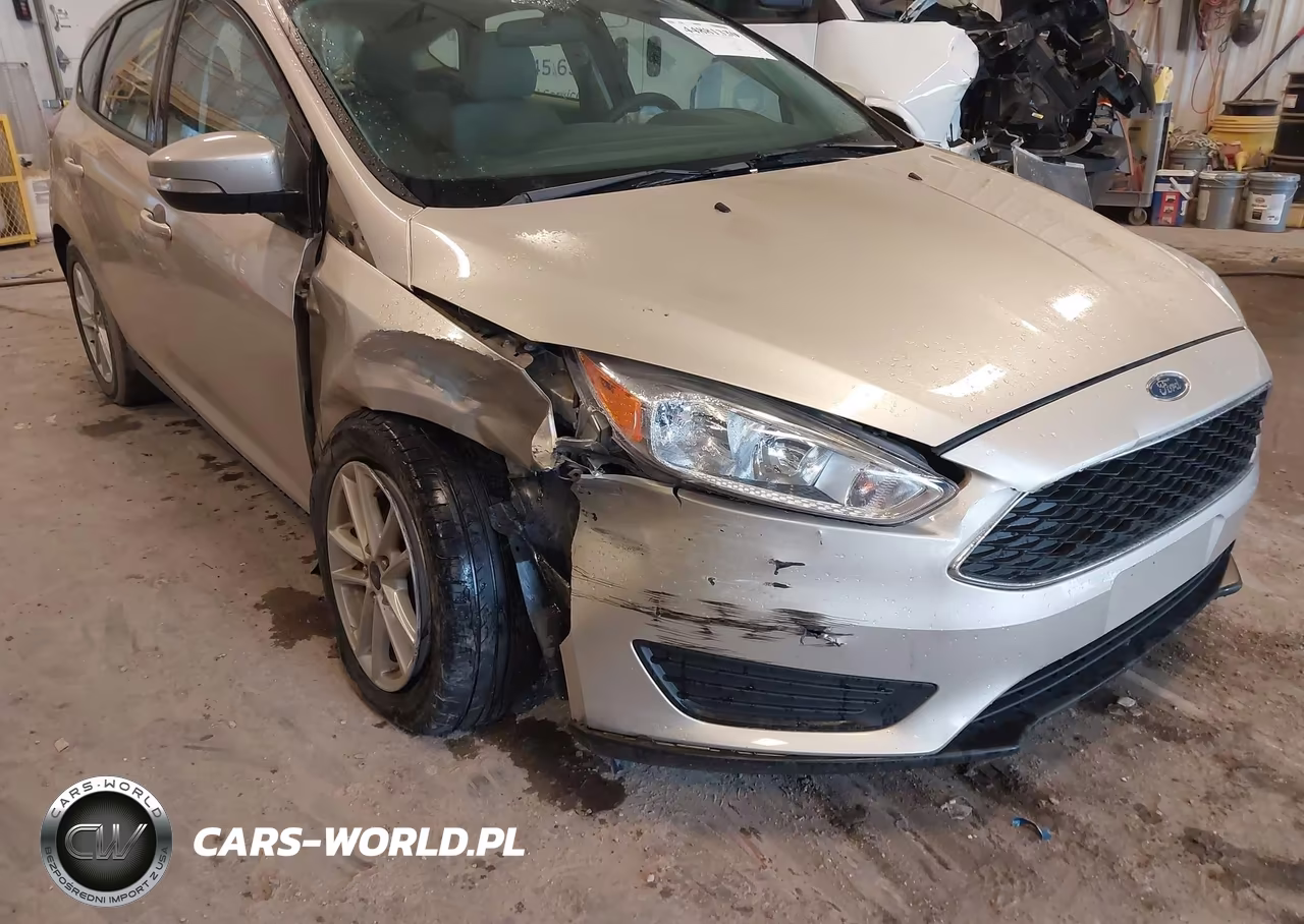 2017 Ford Focus Se VIN:1FADP3K23HL217524 - 6