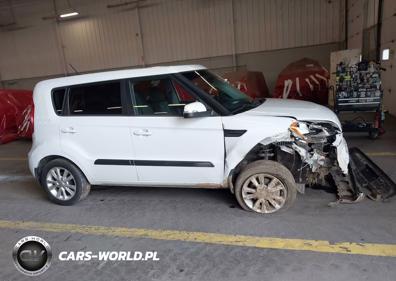 2013 Kia Soul + VIN:KNDJT2A6XD7534856 - 13