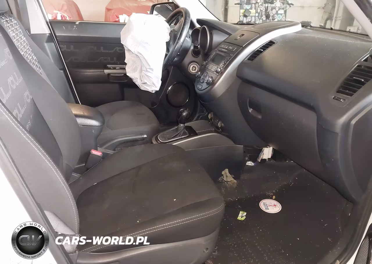 2013 Kia Soul + VIN:KNDJT2A6XD7534856 - 5