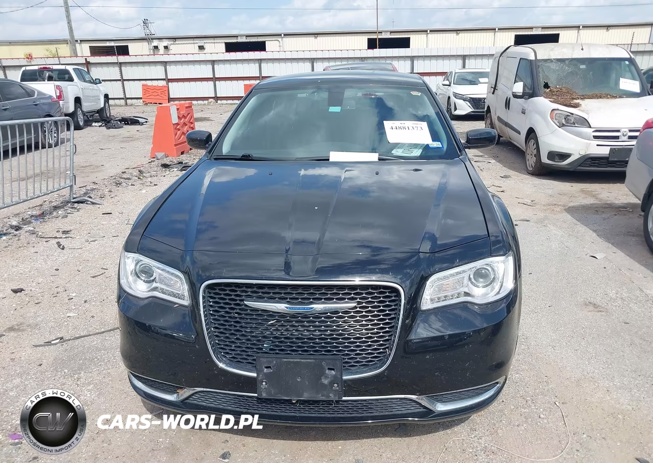 2020 Chrysler 300 Touring L VIN:2C3CCAAG9LH171985 - 6