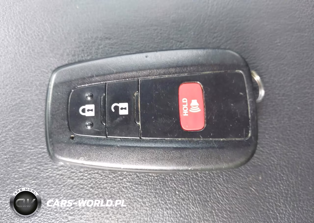 2018 Toyota Prius Four Touring VIN:JTDKARFU8J3549000 - 11