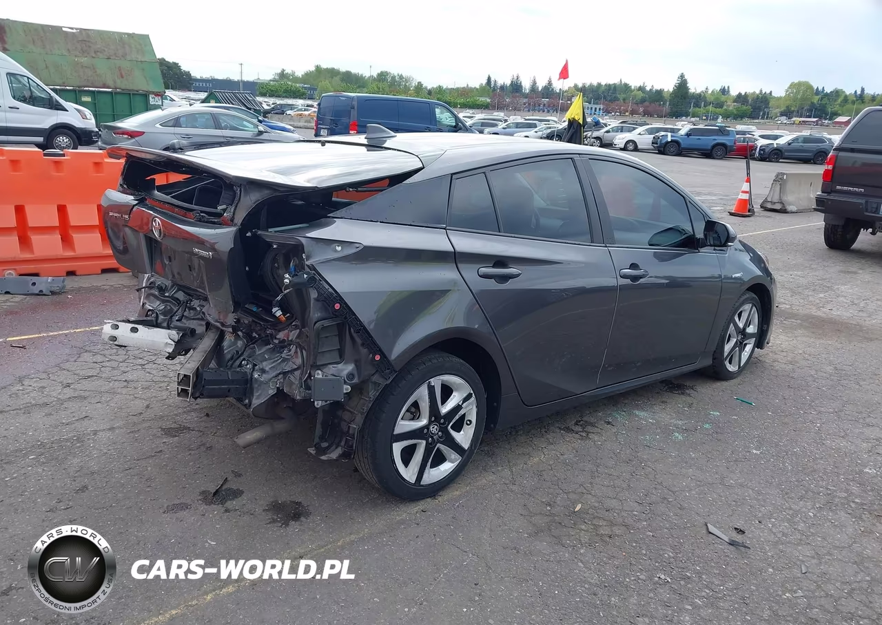 2018 Toyota Prius Four Touring VIN:JTDKARFU8J3549000 - 4